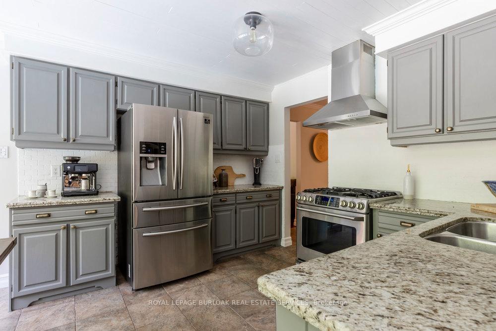 Photo 7 of 27 Forestview Drive, Hamilton, Dundas — HOMEH