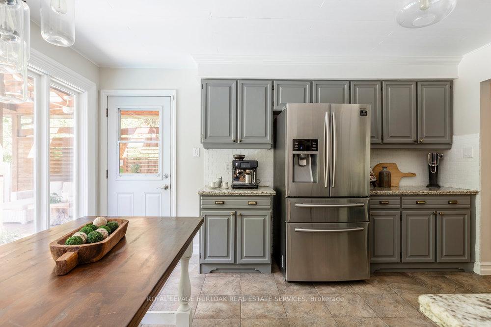 Photo 10 of 27 Forestview Drive, Hamilton, Dundas — HOMEH