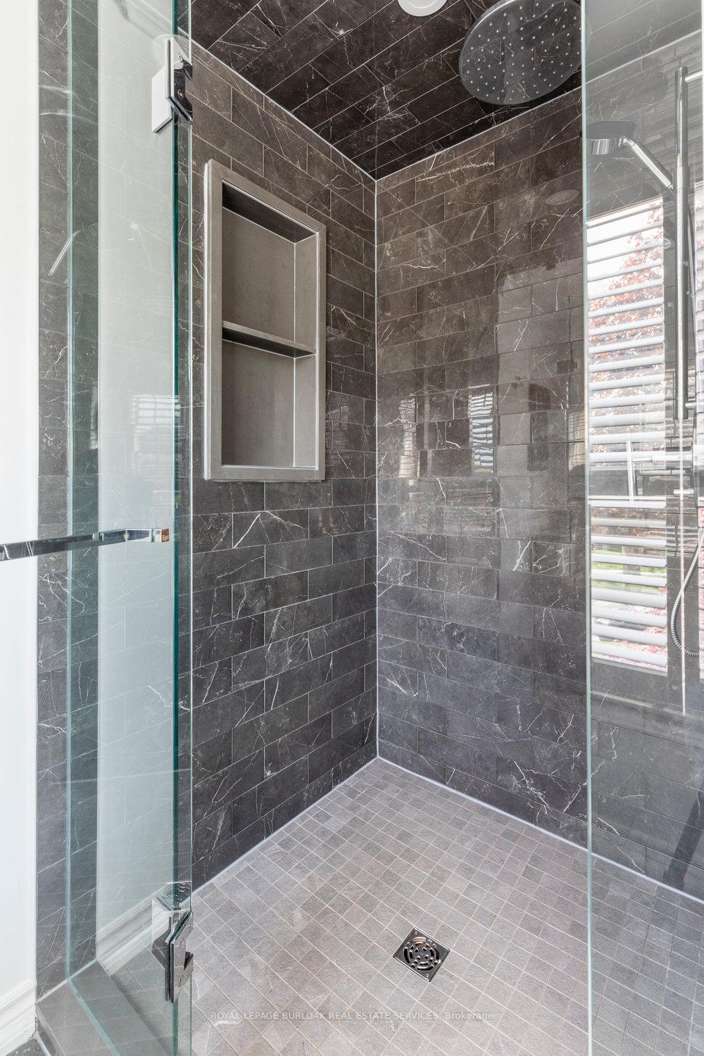 Photo 29 of 27 Forestview Drive, Hamilton, Dundas — HOMEH