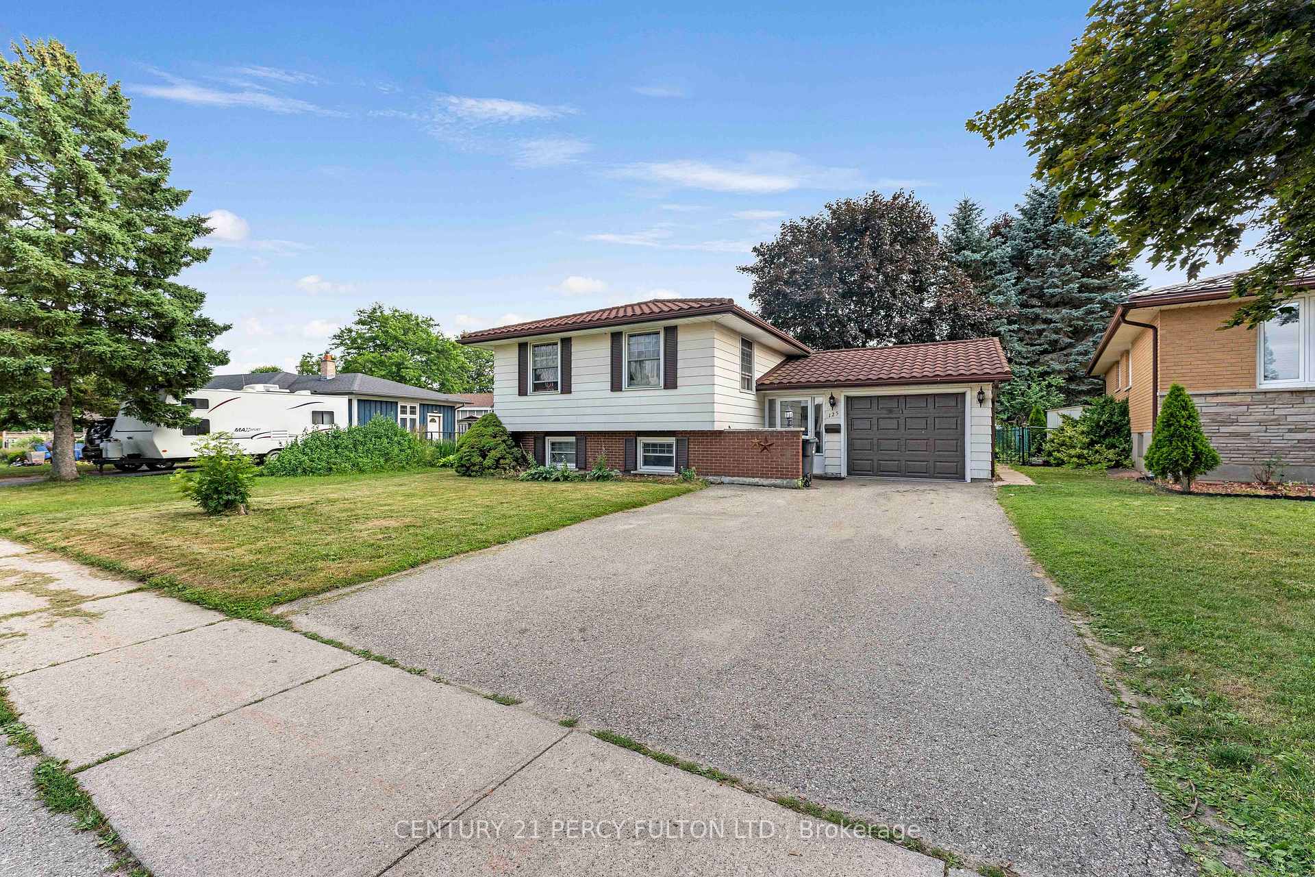 Photo 2 of Unit Bsmt, 125 Brant Avenue, Guelph, Victoria North — HOMEH