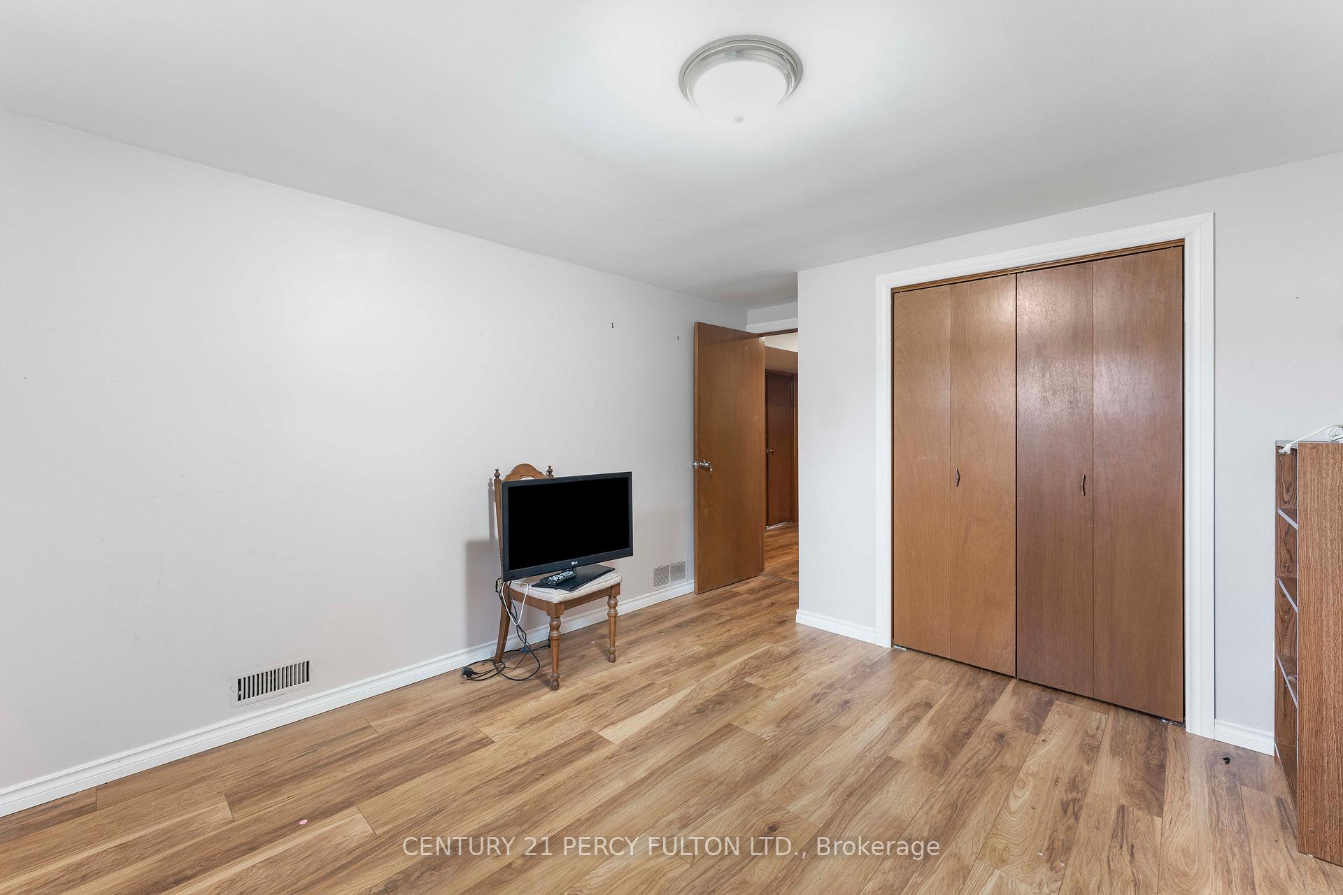 Photo 10 of Unit Bsmt, 125 Brant Avenue, Guelph, Victoria North — HOMEH