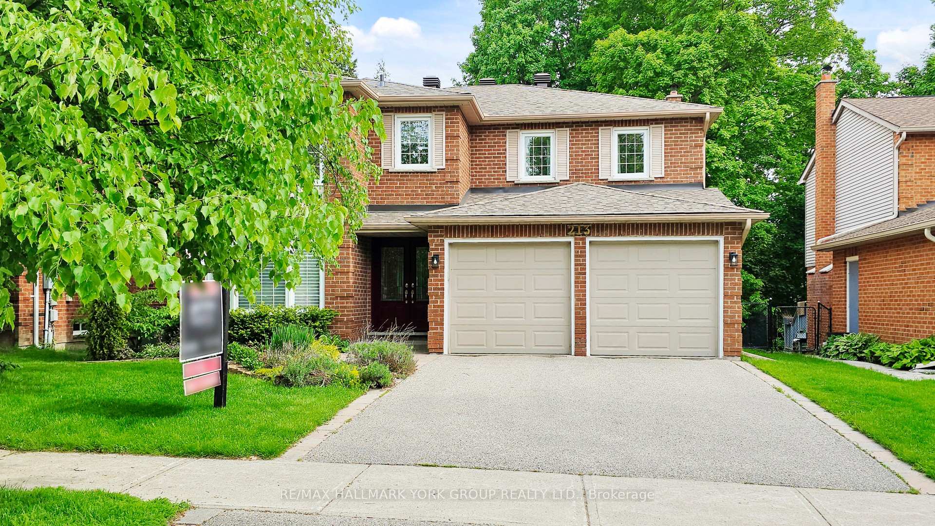Photo 1 of 213 Kemano Road, Aurora, Aurora Heights — HOMEH