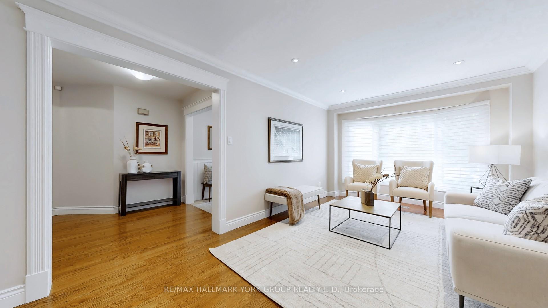 Photo 9 of 213 Kemano Road, Aurora, Aurora Heights — HOMEH