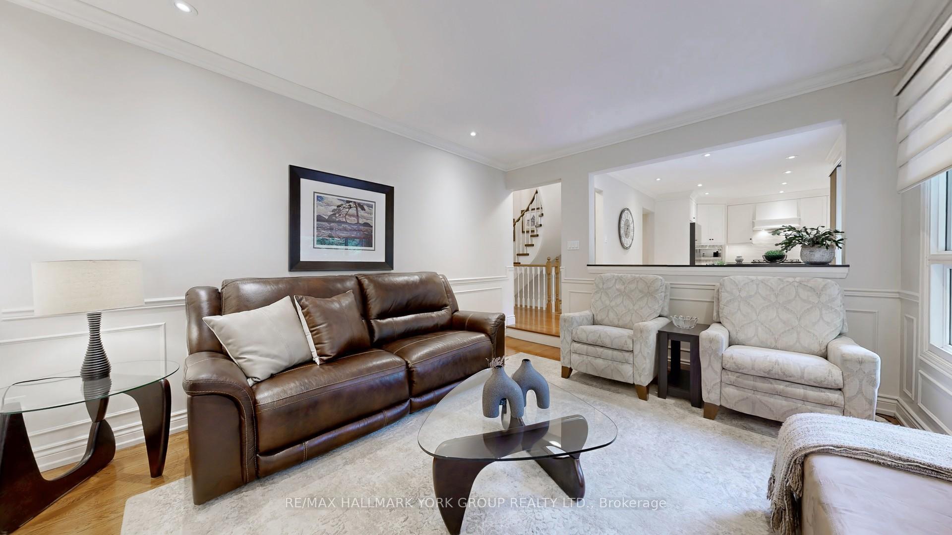 Photo 33 of 213 Kemano Road, Aurora, Aurora Heights — HOMEH