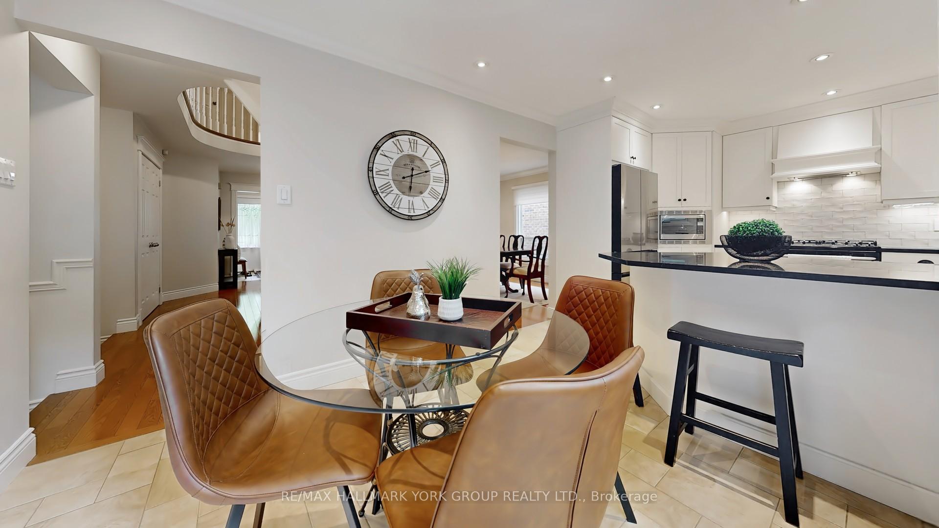 Photo 11 of 213 Kemano Road, Aurora, Aurora Heights — HOMEH