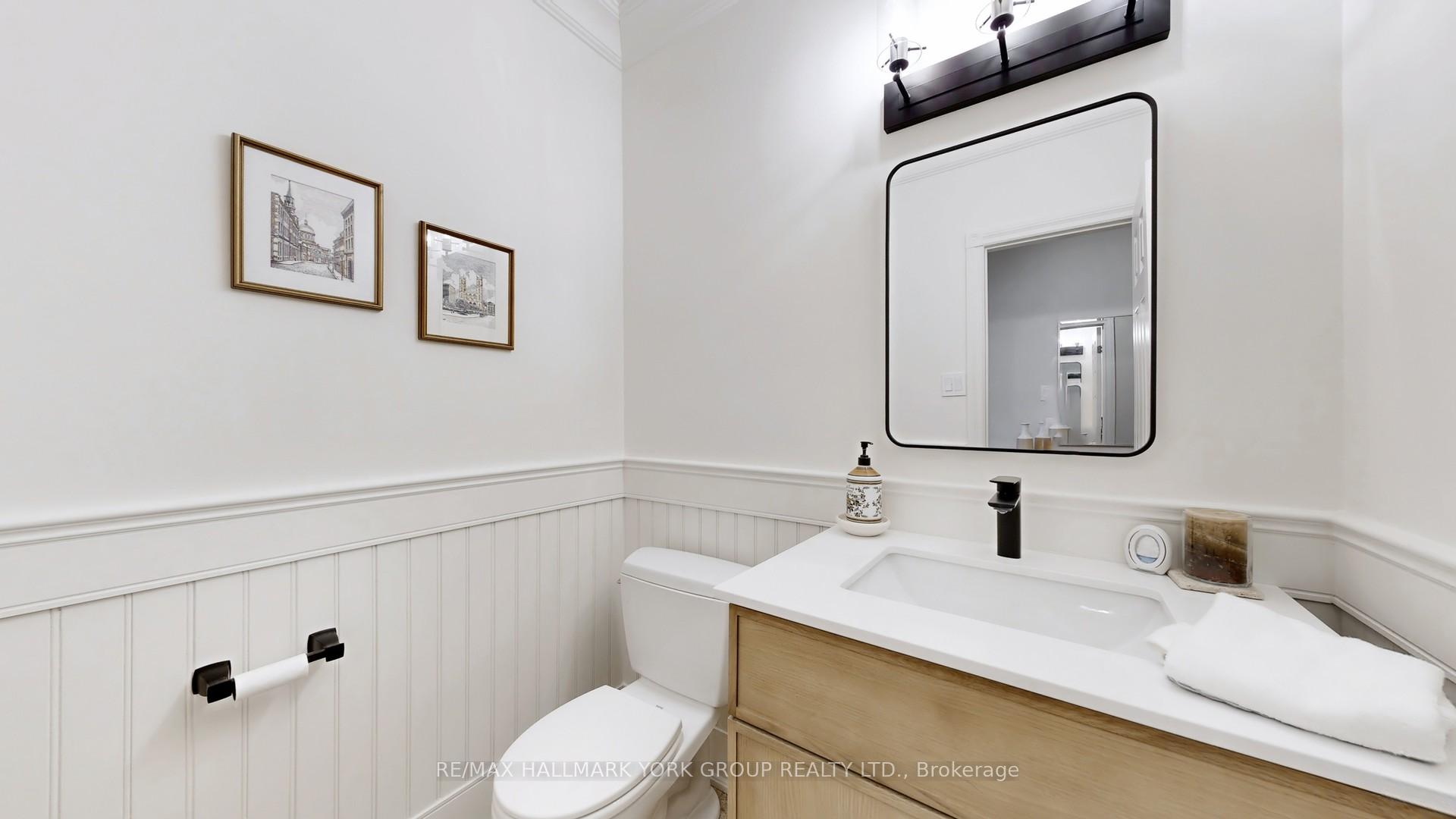 Photo 3 of 213 Kemano Road, Aurora, Aurora Heights — HOMEH