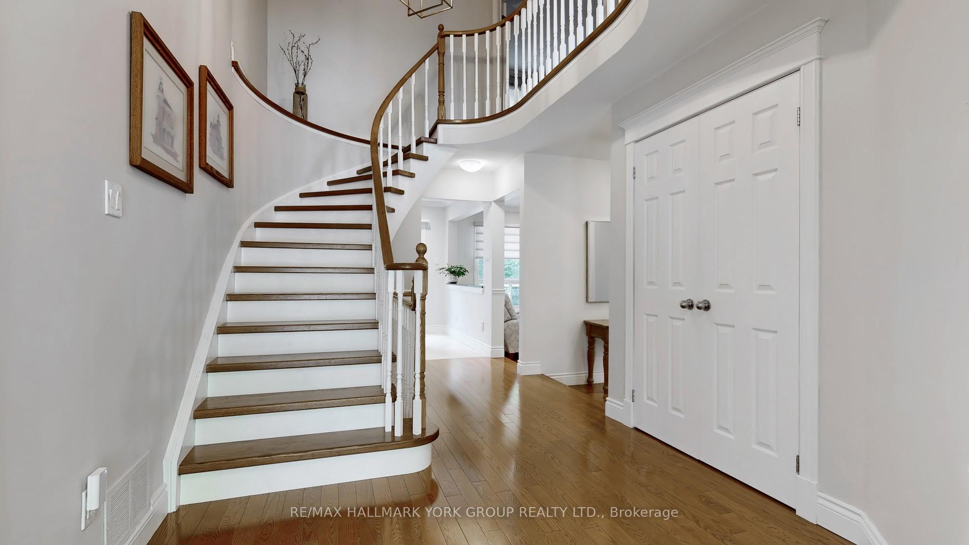 Photo 18 of 213 Kemano Road, Aurora, Aurora Heights — HOMEH