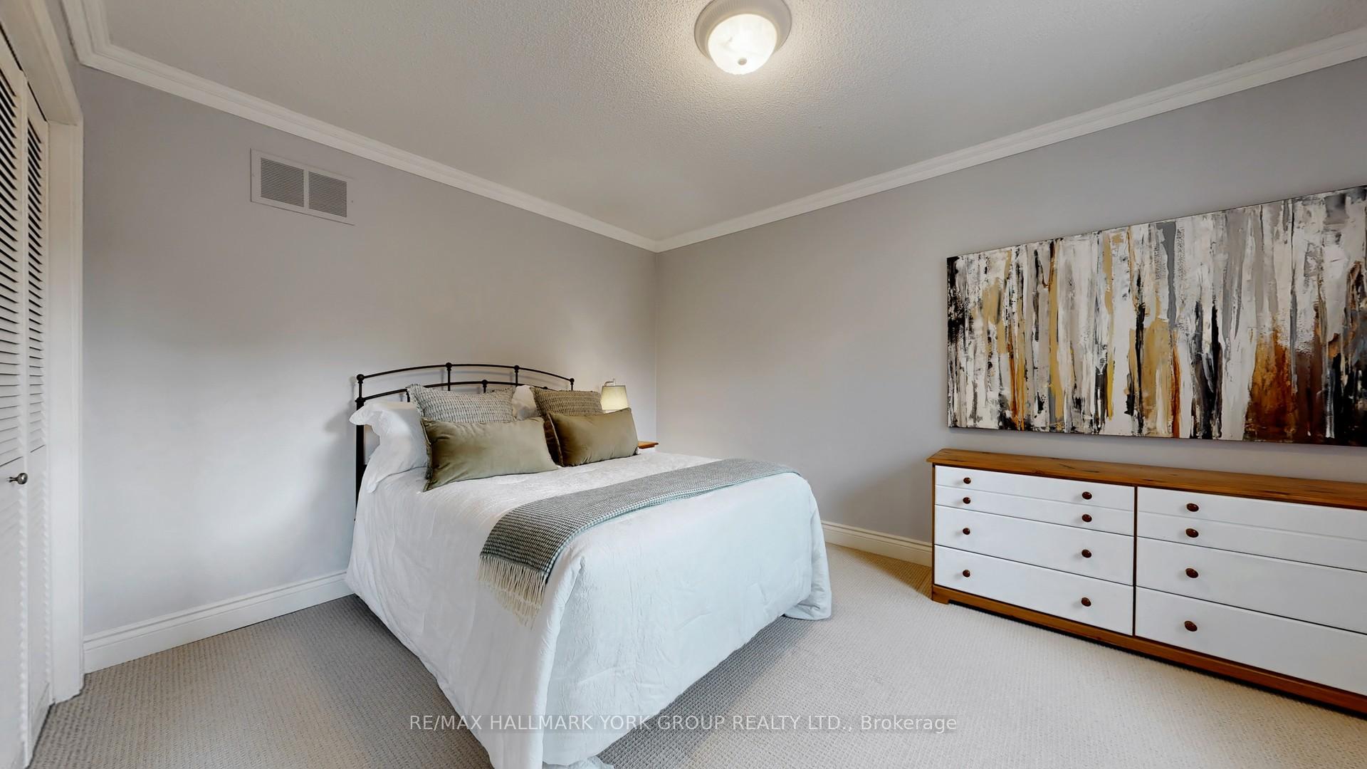 Photo 20 of 213 Kemano Road, Aurora, Aurora Heights — HOMEH