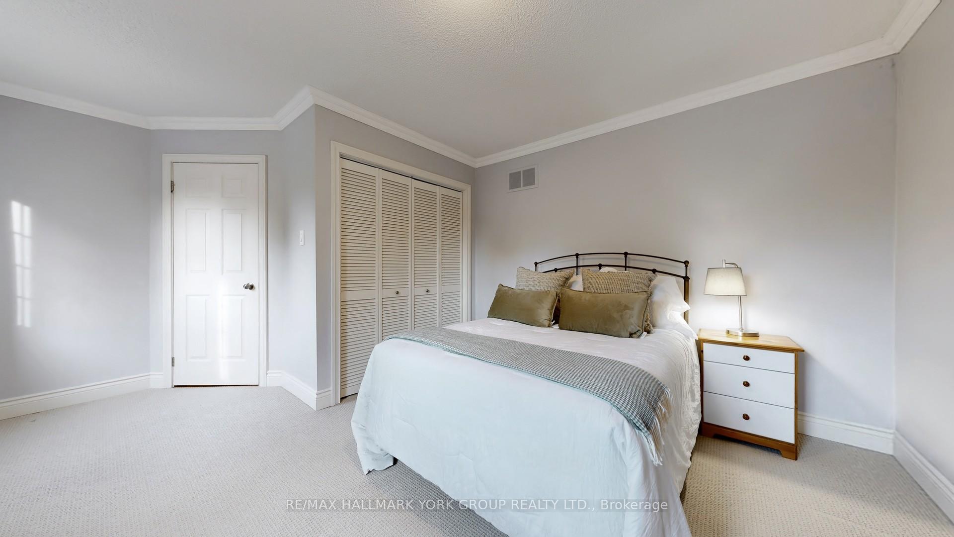 Photo 19 of 213 Kemano Road, Aurora, Aurora Heights — HOMEH