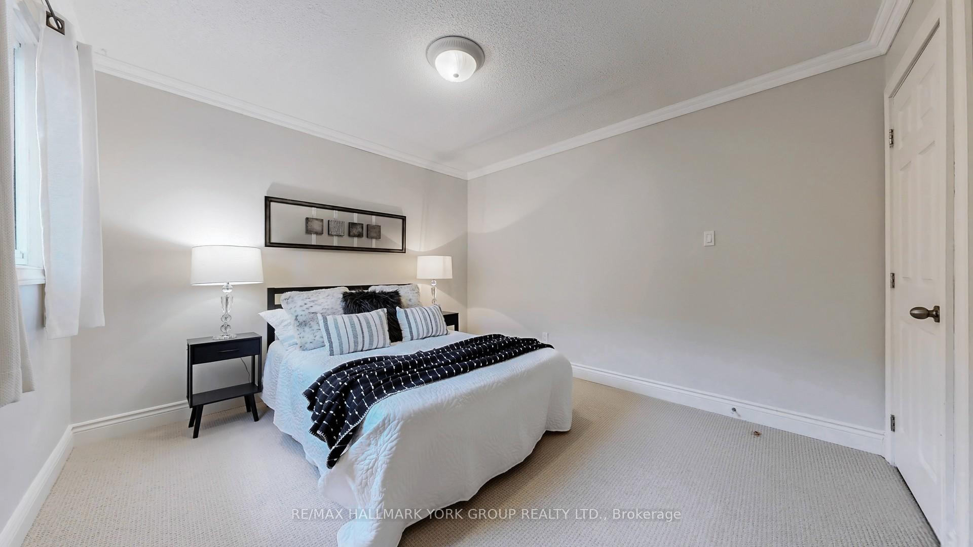 Photo 25 of 213 Kemano Road, Aurora, Aurora Heights — HOMEH