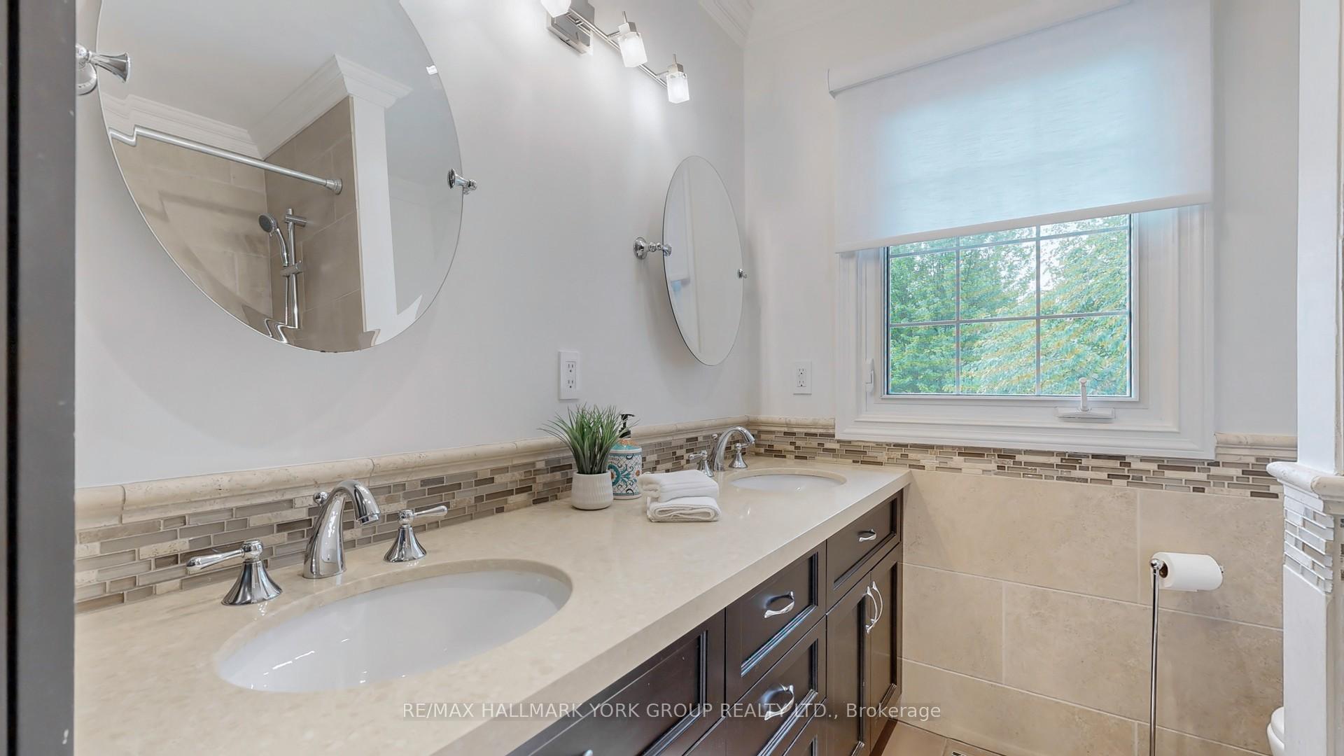 Photo 24 of 213 Kemano Road, Aurora, Aurora Heights — HOMEH