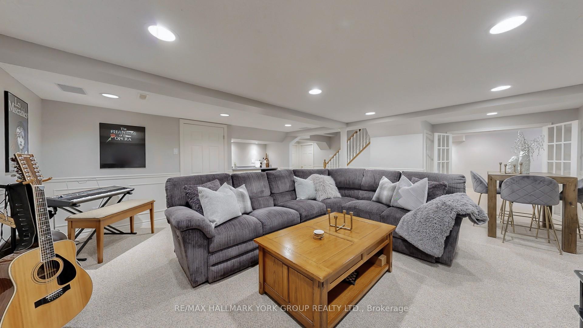 Photo 39 of 213 Kemano Road, Aurora, Aurora Heights — HOMEH
