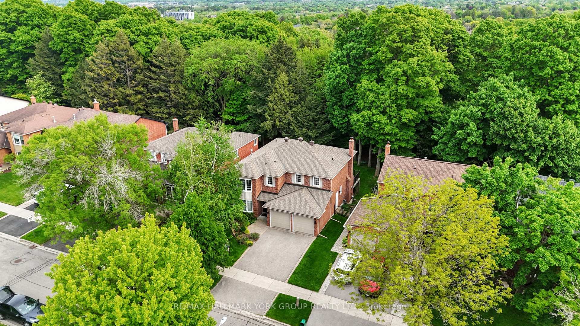 Photo 34 of 213 Kemano Road, Aurora, Aurora Heights — HOMEH