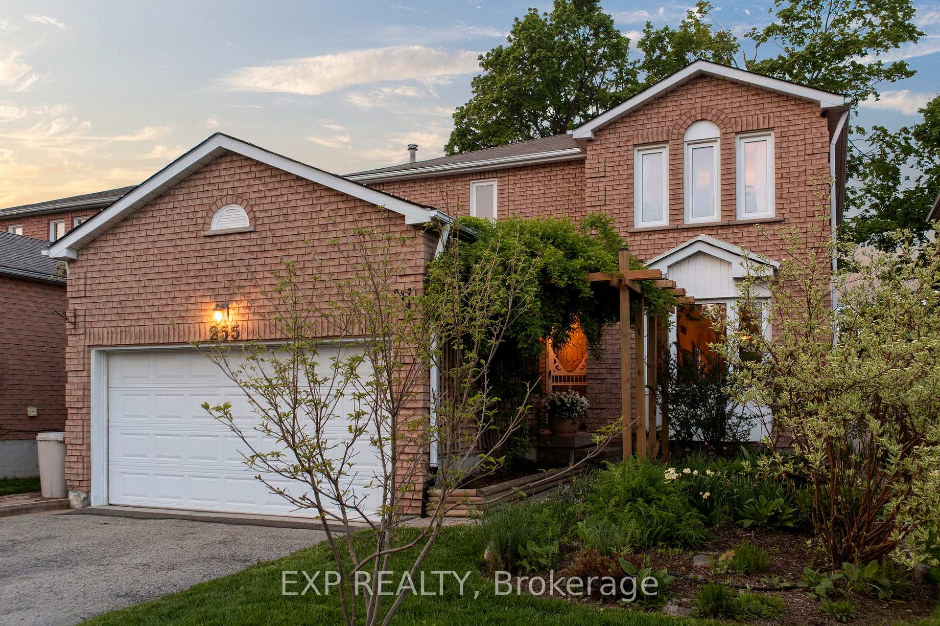Photo 1 of 255 Hickling Trail, Barrie, Grove East — HOMEH