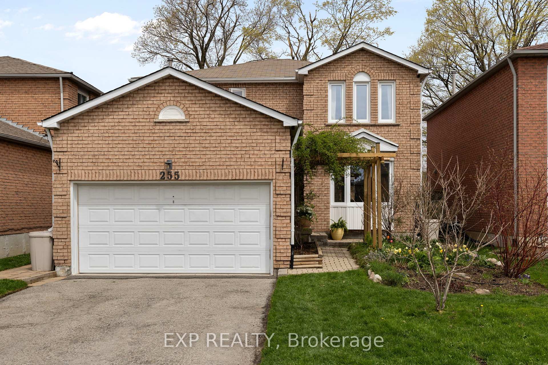 Photo 36 of 255 Hickling Trail, Barrie, Grove East — HOMEH
