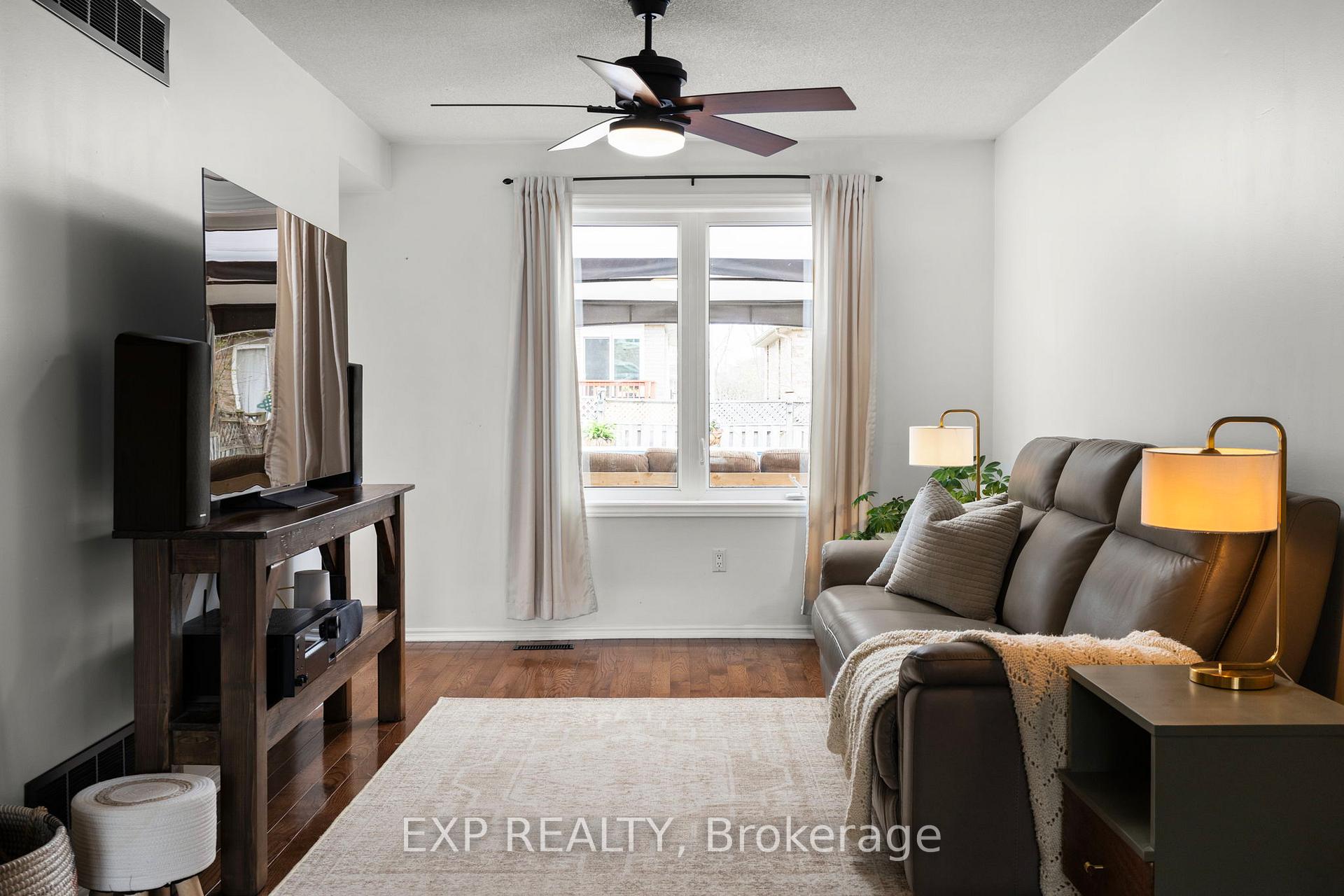 Photo 4 of 255 Hickling Trail, Barrie, Grove East — HOMEH