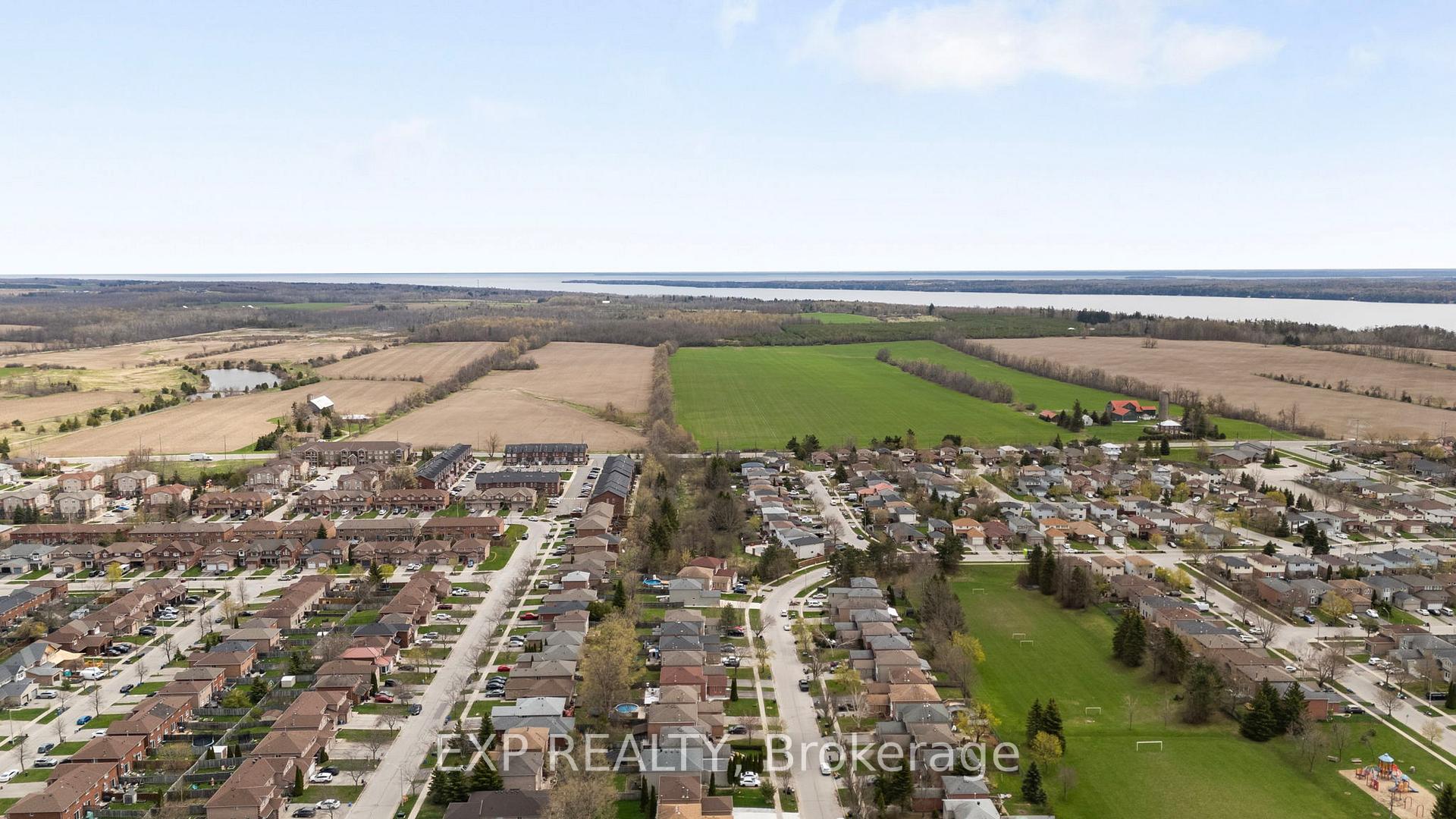 Photo 32 of 255 Hickling Trail, Barrie, Grove East — HOMEH