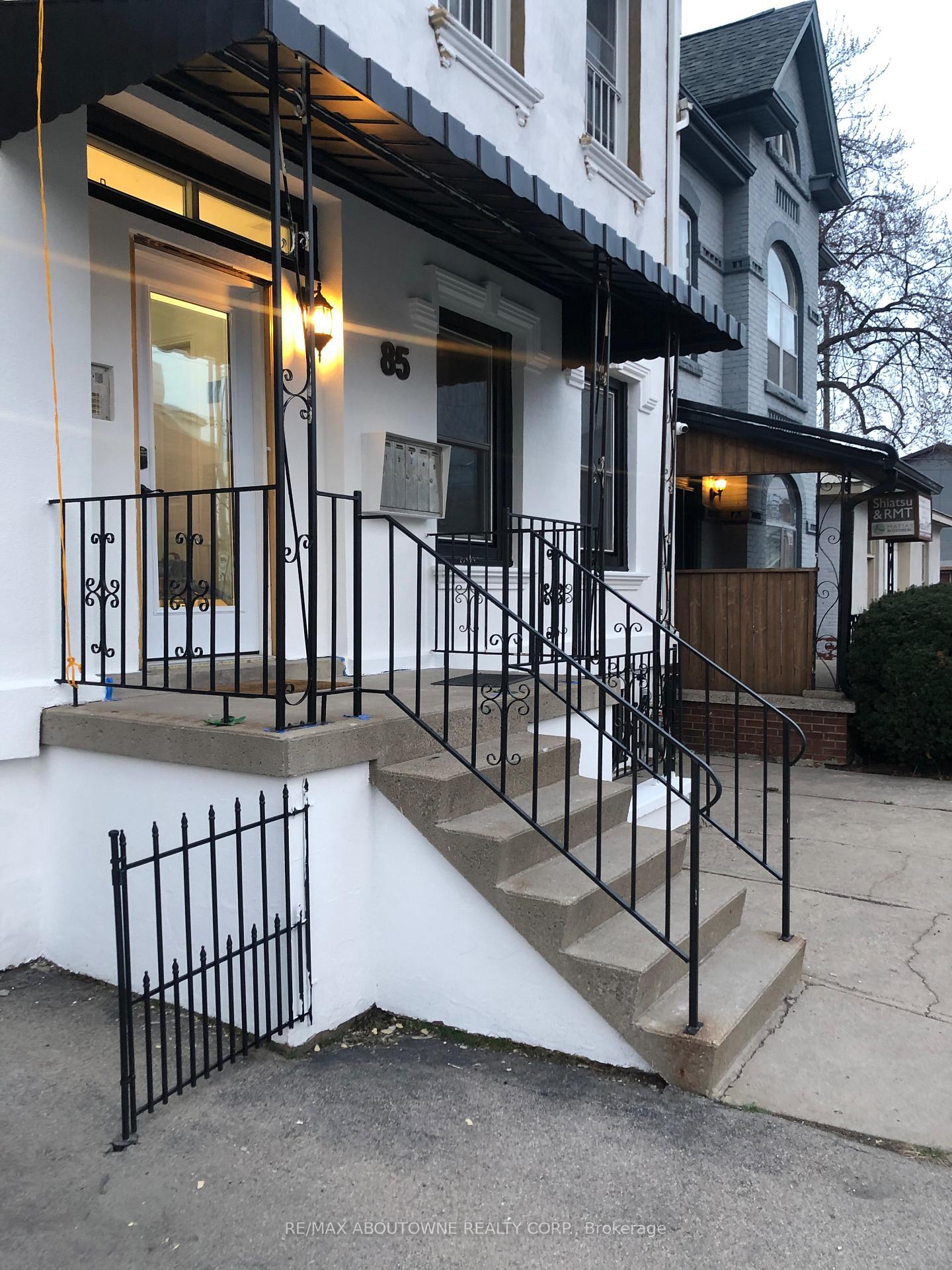Front of 85 Wilson Street