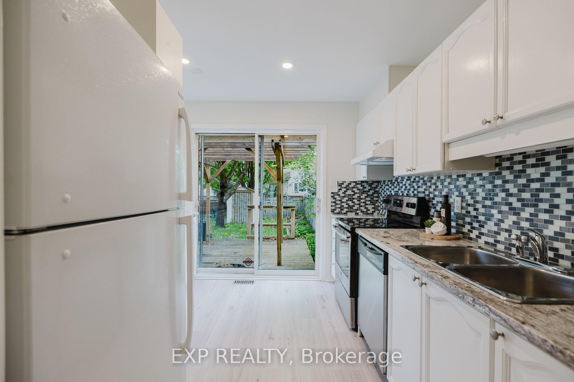 Photo 16 of 242 Stoneway Drive, Ottawa, Barrhaven East — HOMEH