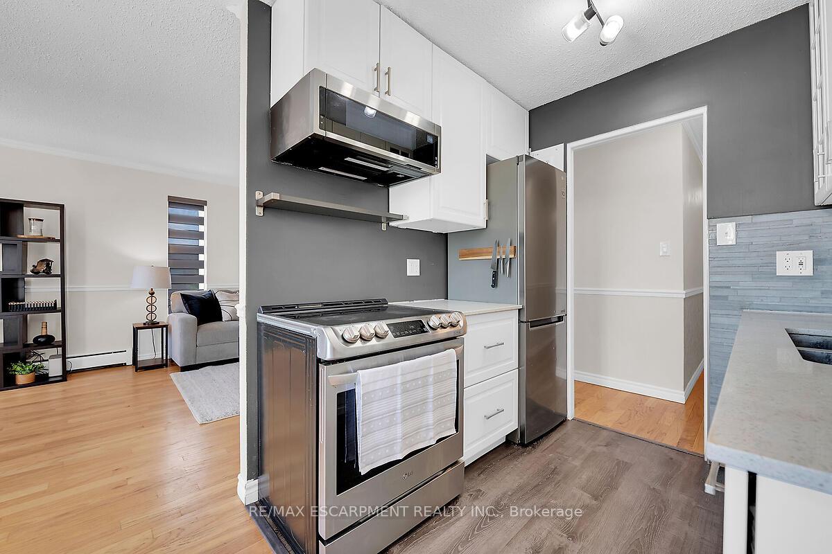Photo 10 of Unit 304, 57 Conroy Crescent, Guelph, Dovercliffe Park/Old University — HOMEH