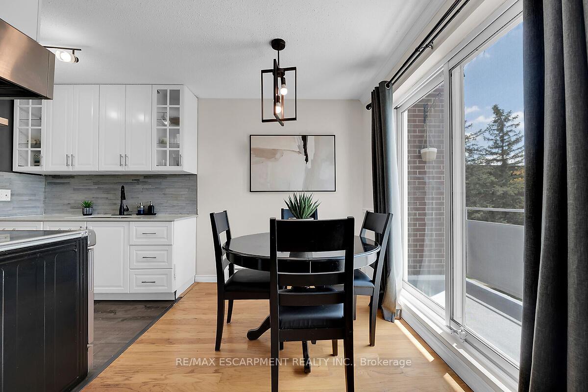 Photo 9 of Unit 304, 57 Conroy Crescent, Guelph, Dovercliffe Park/Old University — HOMEH