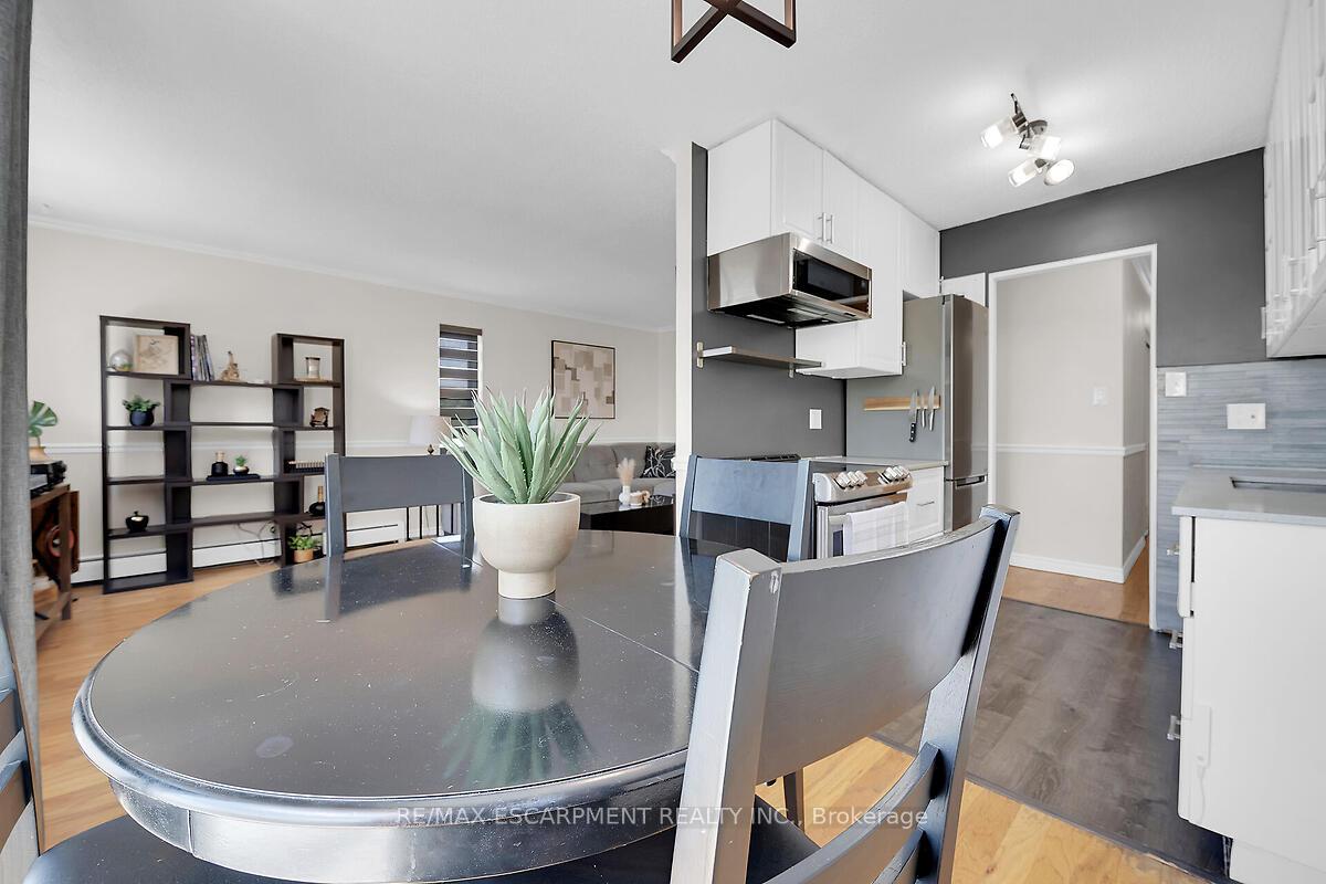 Photo 12 of Unit 304, 57 Conroy Crescent, Guelph, Dovercliffe Park/Old University — HOMEH