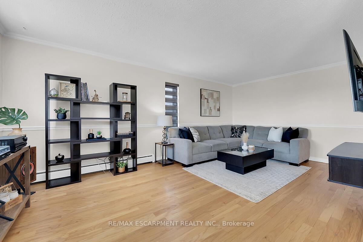 Photo 7 of Unit 304, 57 Conroy Crescent, Guelph, Dovercliffe Park/Old University — HOMEH