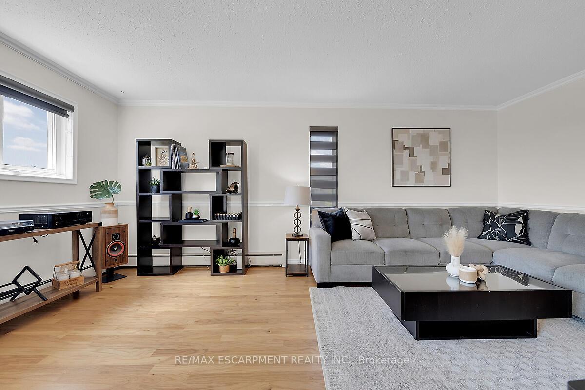 Photo 4 of Unit 304, 57 Conroy Crescent, Guelph, Dovercliffe Park/Old University — HOMEH
