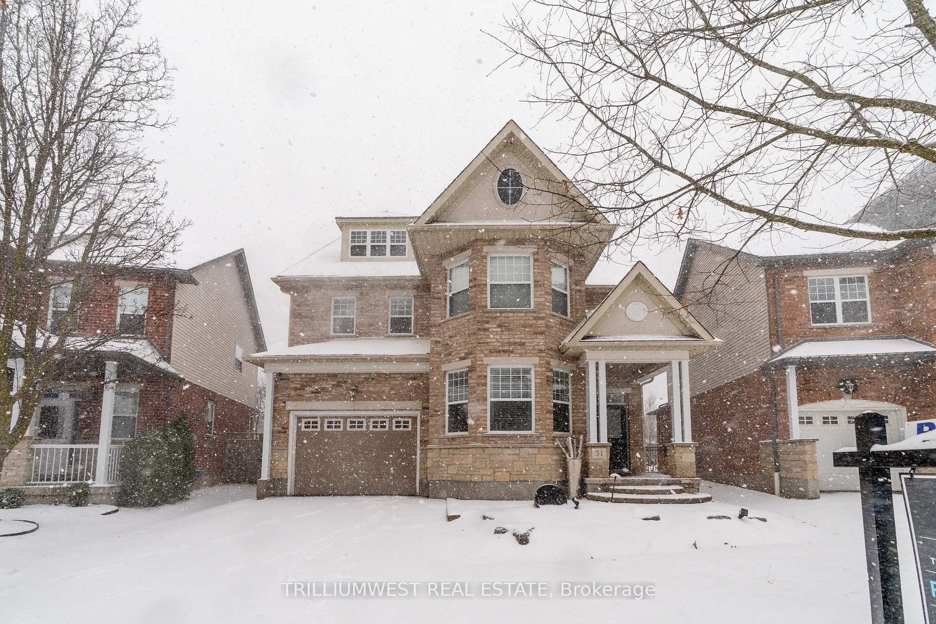 Front of 31 Coopershawk Street