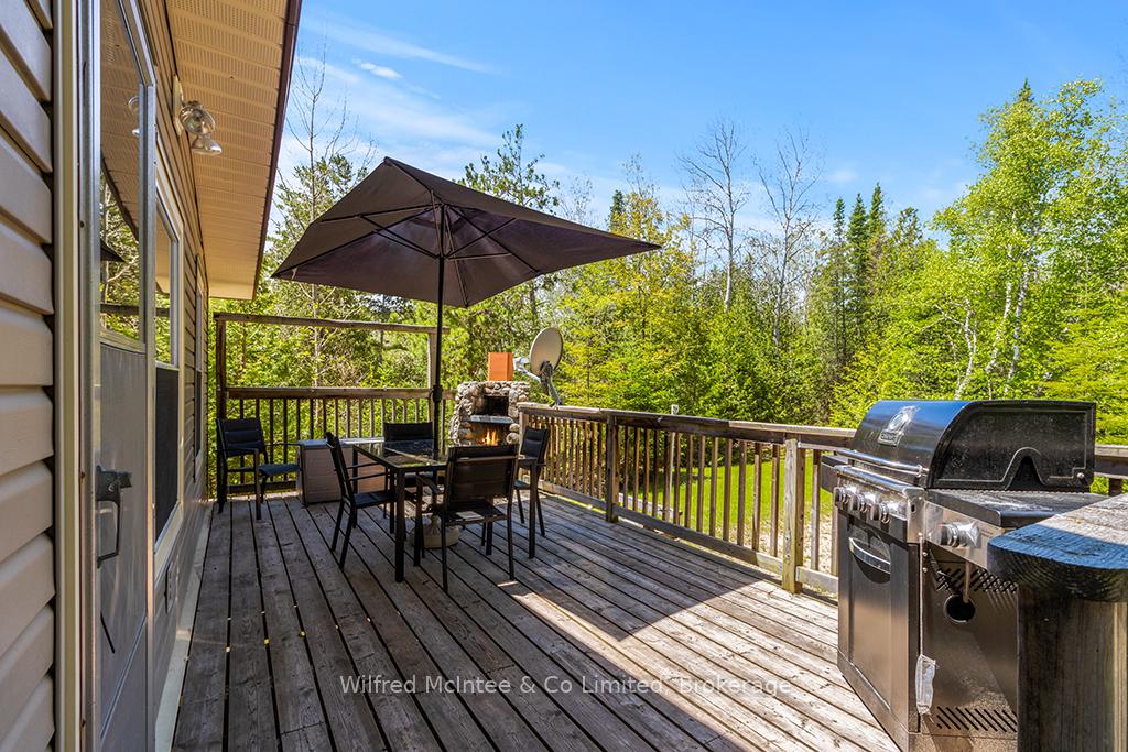 Photo 4 of 81 Thompson Avenue, Brampton, Fletcher's Creek Village — HOMEH