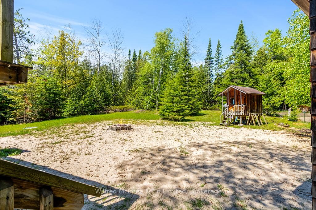Photo 8 of 81 Thompson Avenue, Brampton, Fletcher's Creek Village — HOMEH