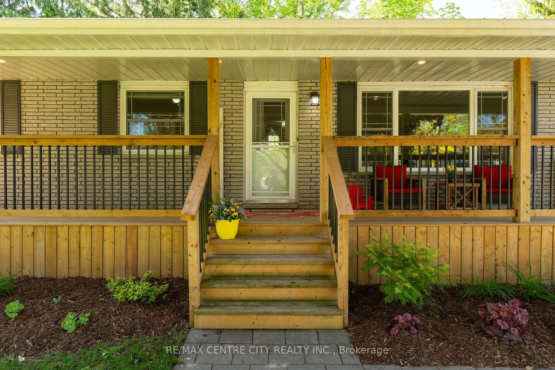 Photo 4 of 51246 Courtright Street, Malahide, Springfield — HOMEH