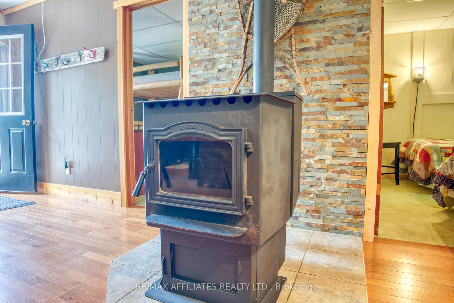 Photo 10 of 77 Pinecrest Lane, Rideau Lakes, Rideau Lakes (North Crosby) Twp — HOMEH