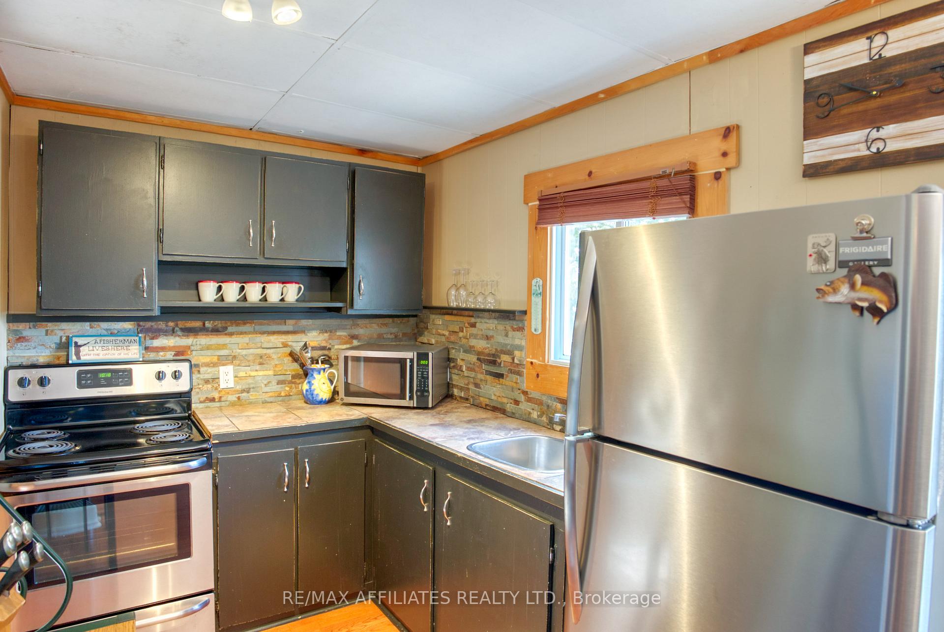 Photo 8 of 77 Pinecrest Lane, Rideau Lakes, Rideau Lakes (North Crosby) Twp — HOMEH