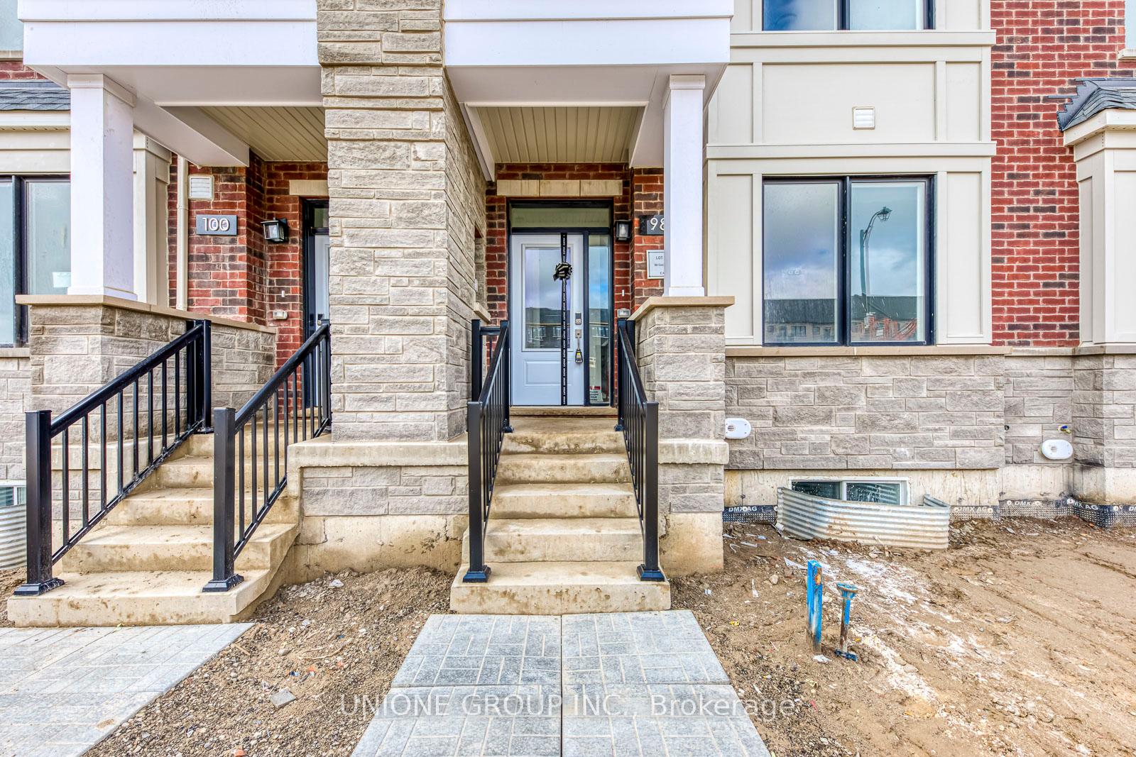 Photo 6 of 102 Coolhurst Avenue, Brampton, Northwest Brampton — HOMEH