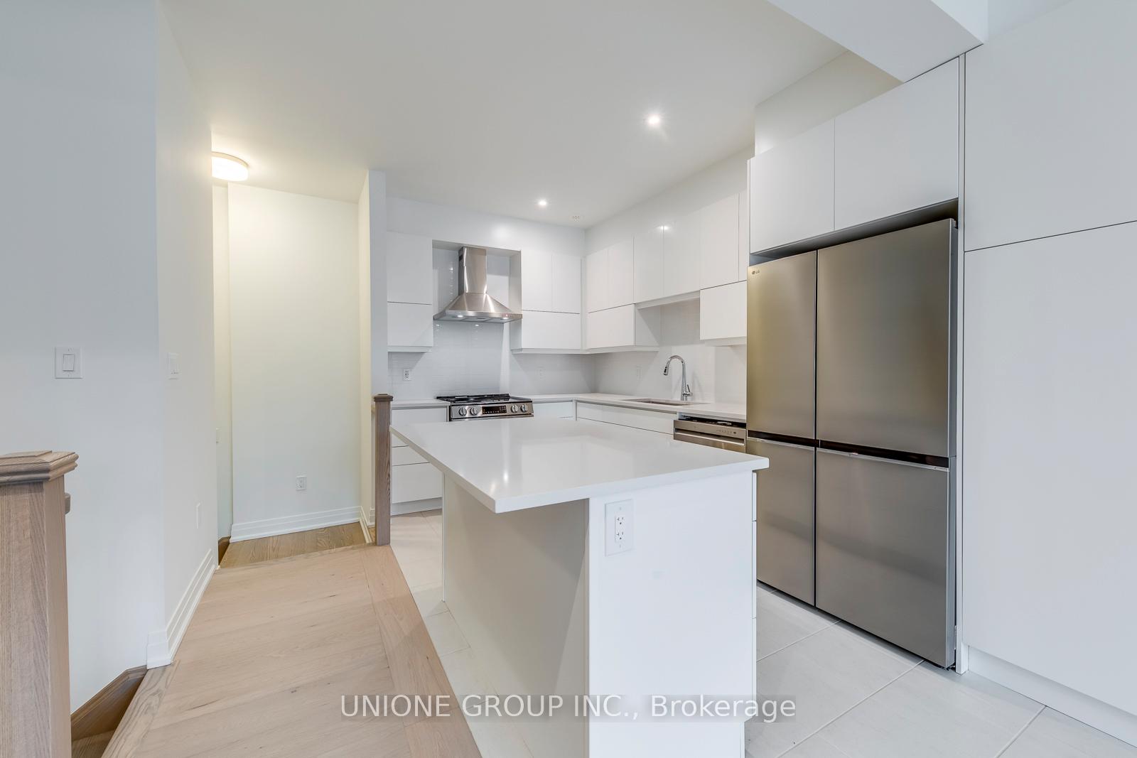 Photo 15 of 102 Coolhurst Avenue, Brampton, Northwest Brampton — HOMEH