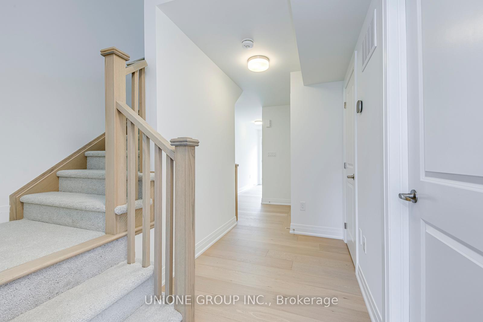 Photo 14 of 102 Coolhurst Avenue, Brampton, Northwest Brampton — HOMEH