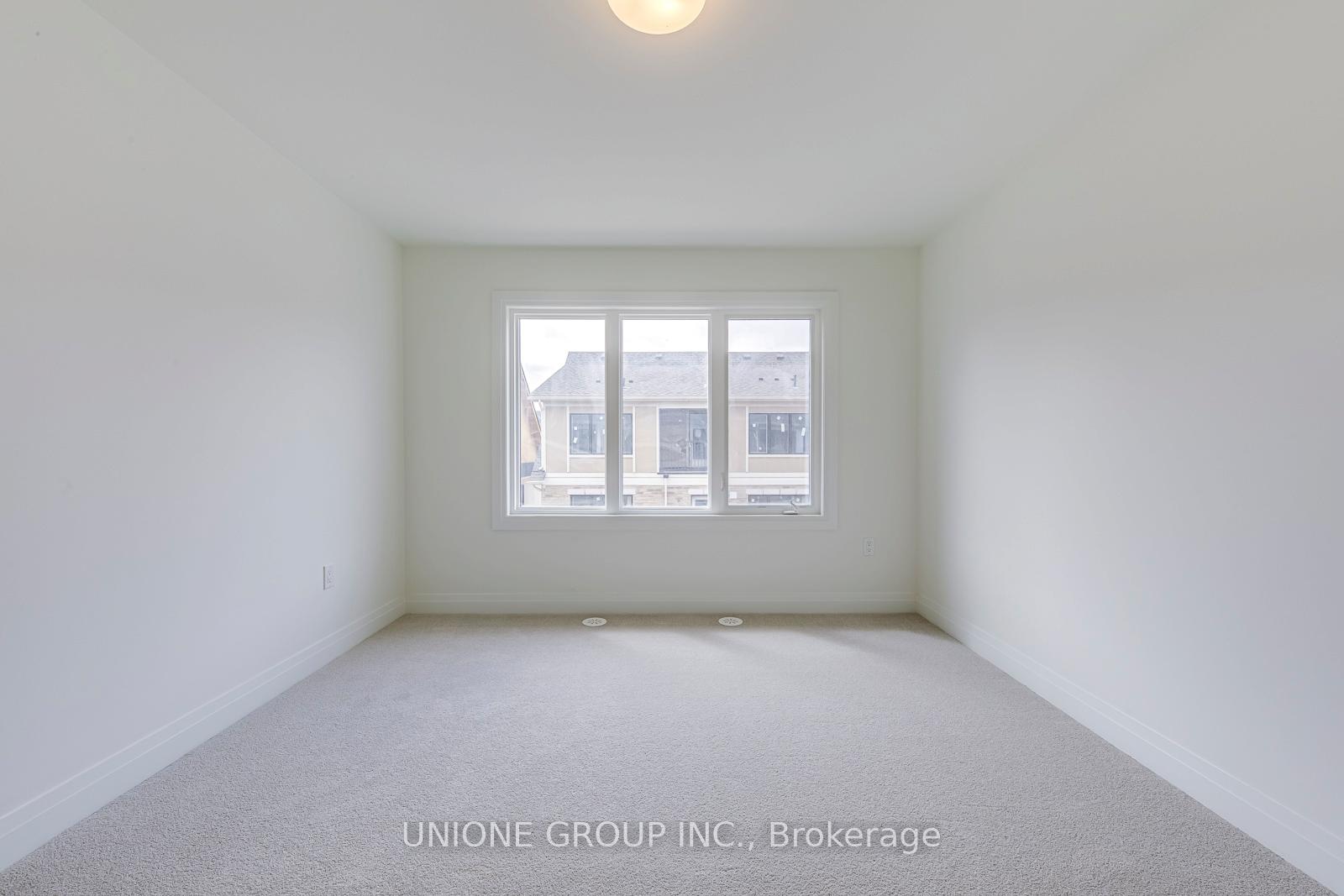 Photo 33 of 102 Coolhurst Avenue, Brampton, Northwest Brampton — HOMEH