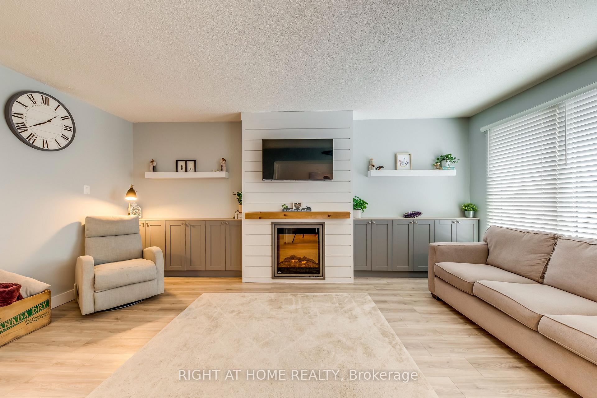 Photo 21 of Unit 10, 153 Limeridge Road W, Hamilton, Rolston — HOMEH
