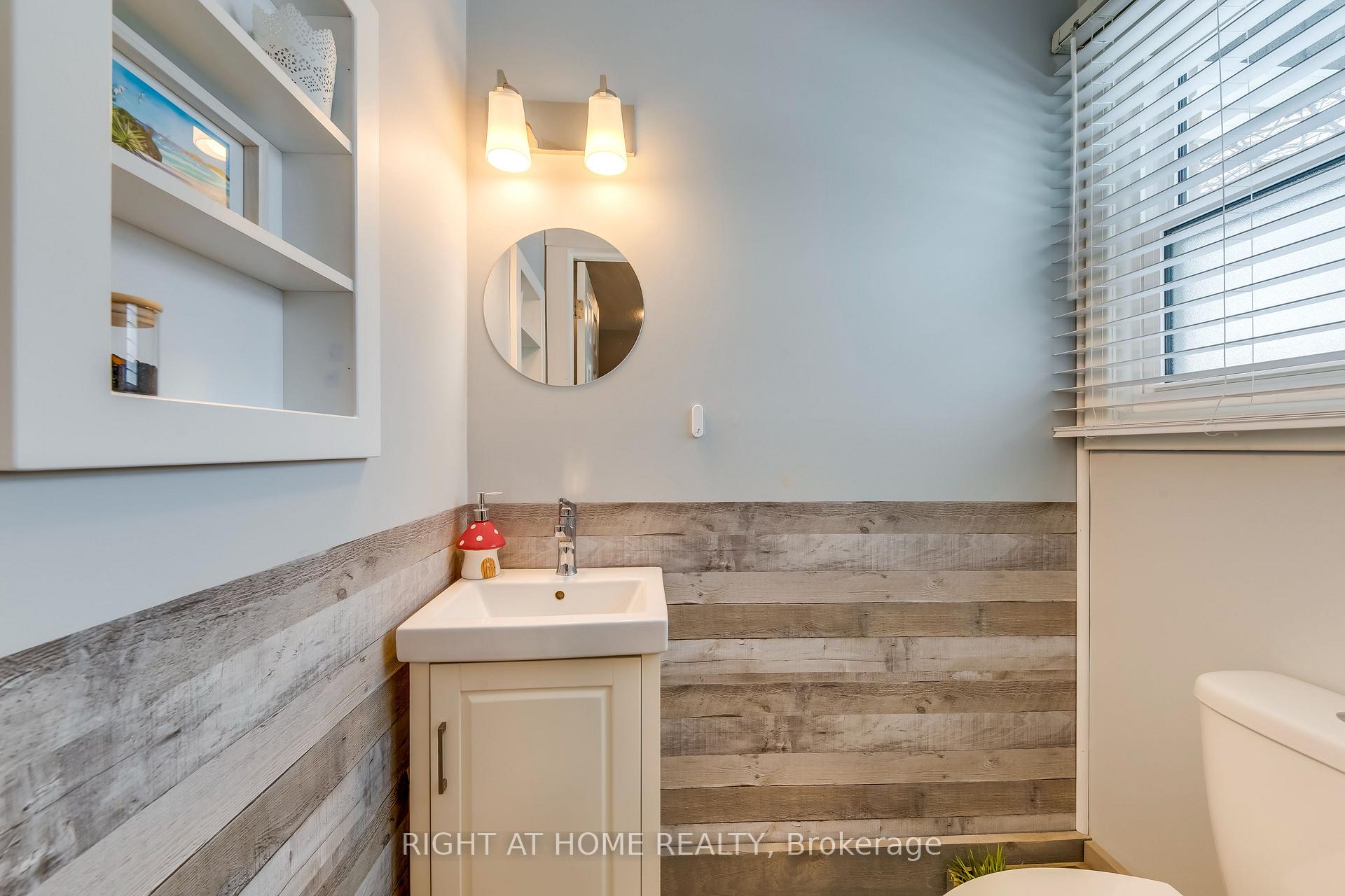 Photo 3 of Unit 10, 153 Limeridge Road W, Hamilton, Rolston — HOMEH