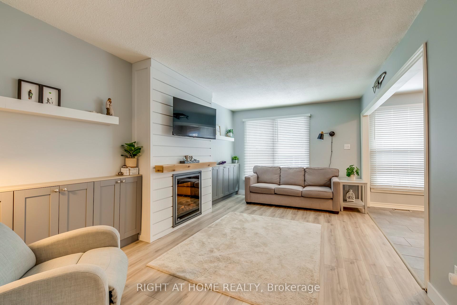 Photo 17 of Unit 10, 153 Limeridge Road W, Hamilton, Rolston — HOMEH
