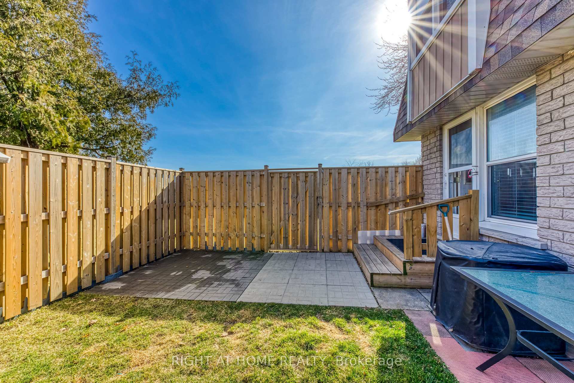 Photo 30 of Unit 10, 153 Limeridge Road W, Hamilton, Rolston — HOMEH