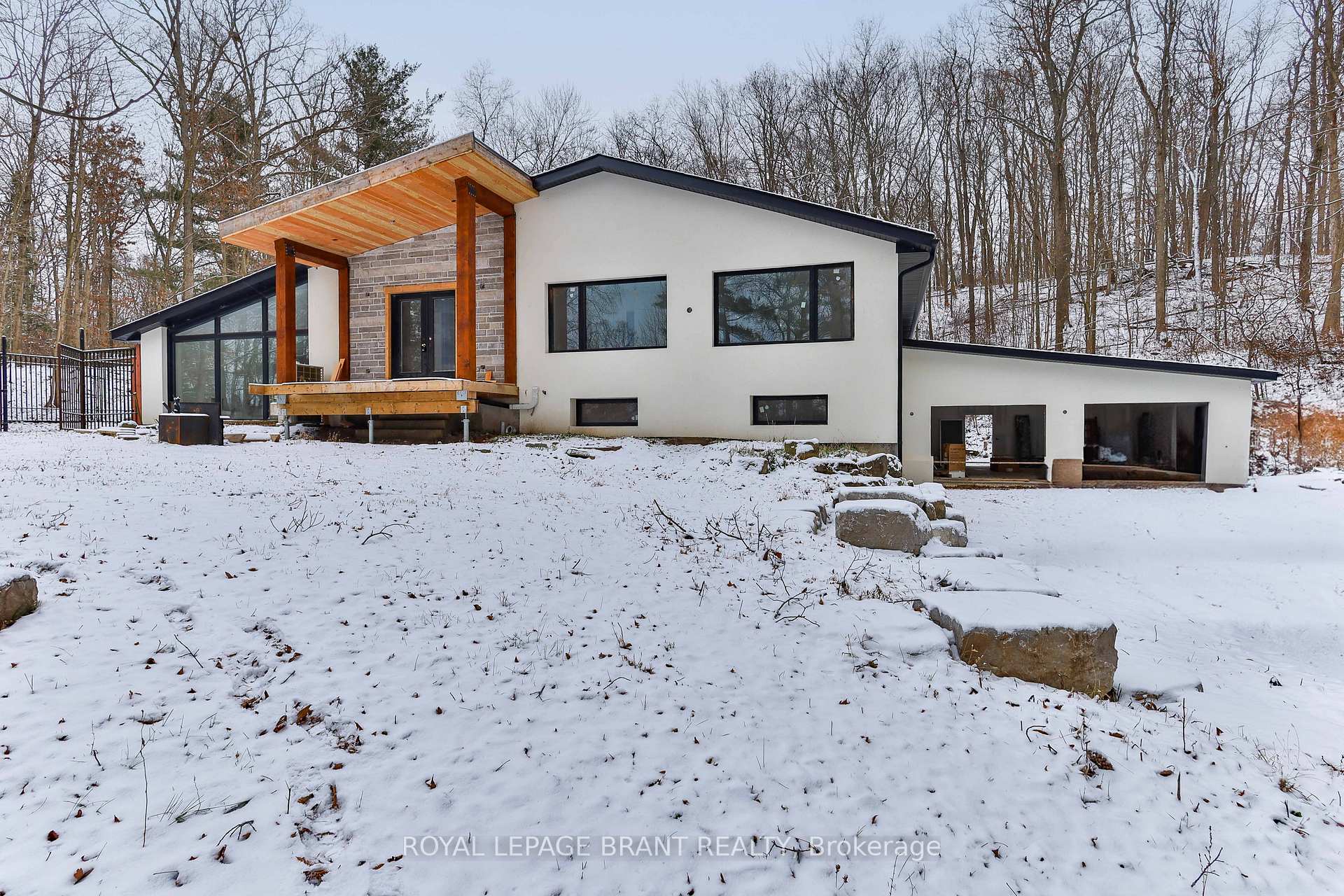 Photo 1 of 534 Blue Lake Road, Brant, South Dumfries — HOMEH