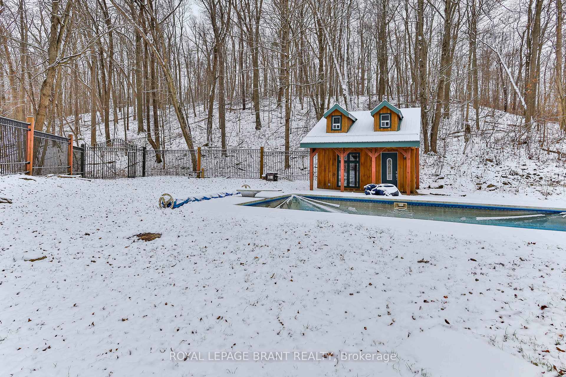 Photo 8 of 534 Blue Lake Road, Brant, South Dumfries — HOMEH