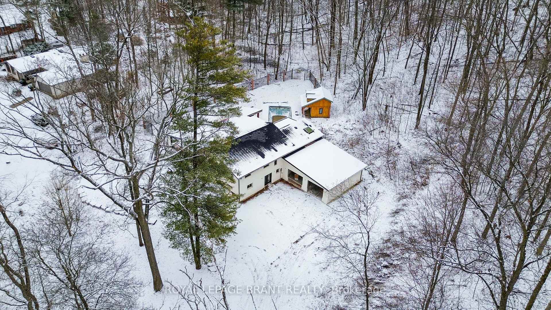 Photo 10 of 534 Blue Lake Road, Brant, South Dumfries — HOMEH