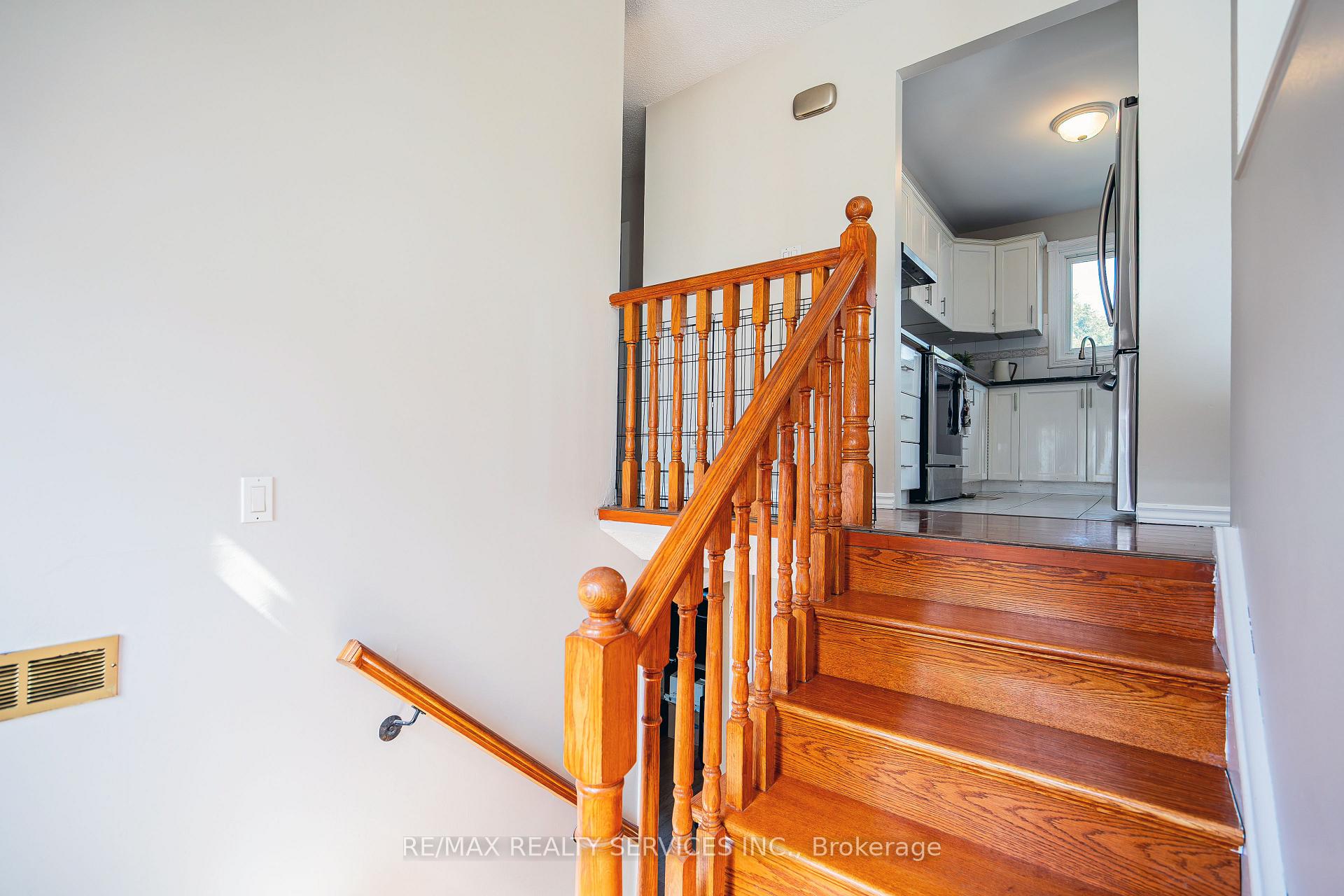 Photo 13 of 96 Seaborn Road, Brampton, Madoc — HOMEH