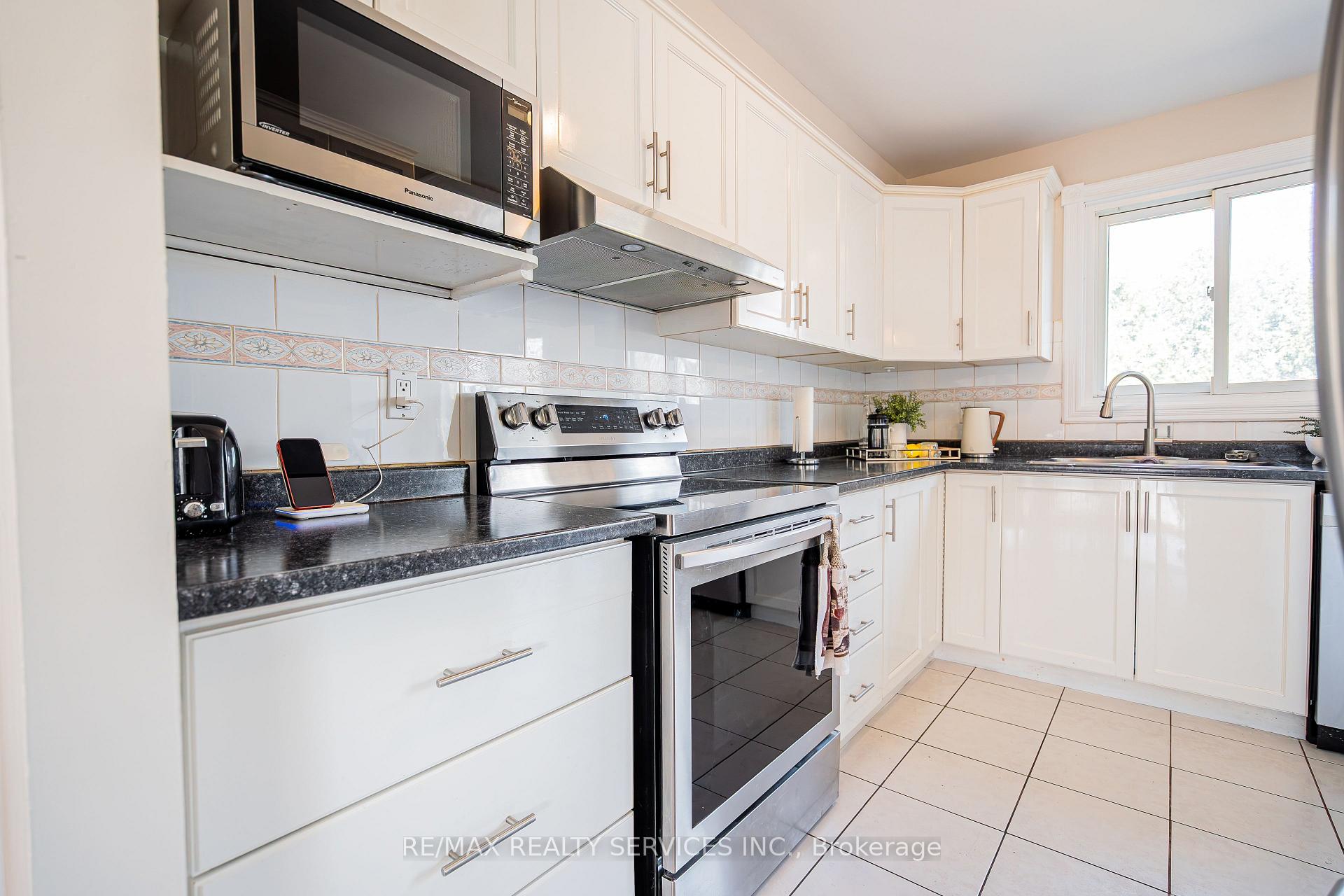 Photo 2 of 96 Seaborn Road, Brampton, Madoc — HOMEH
