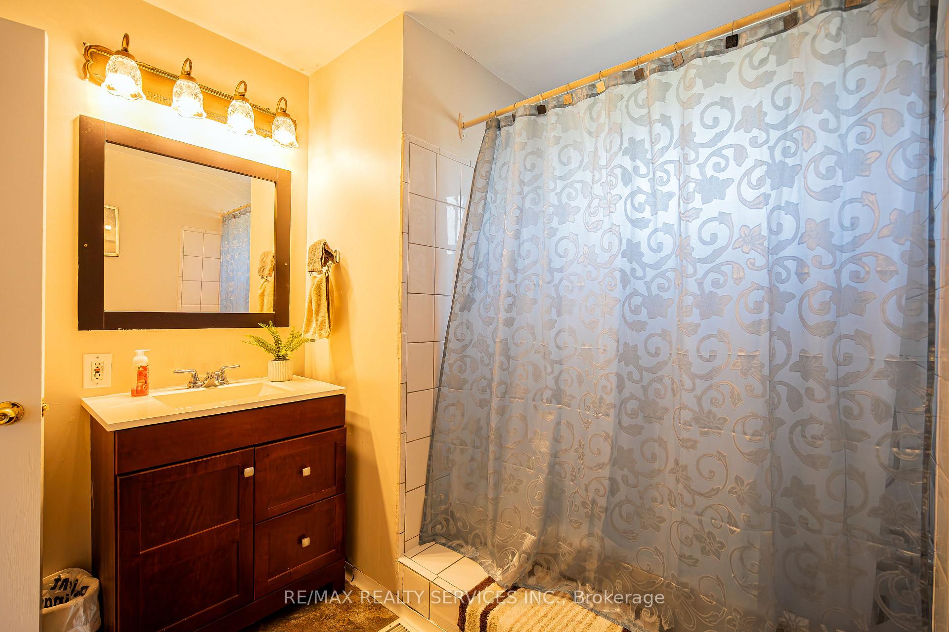 Photo 18 of 96 Seaborn Road, Brampton, Madoc — HOMEH