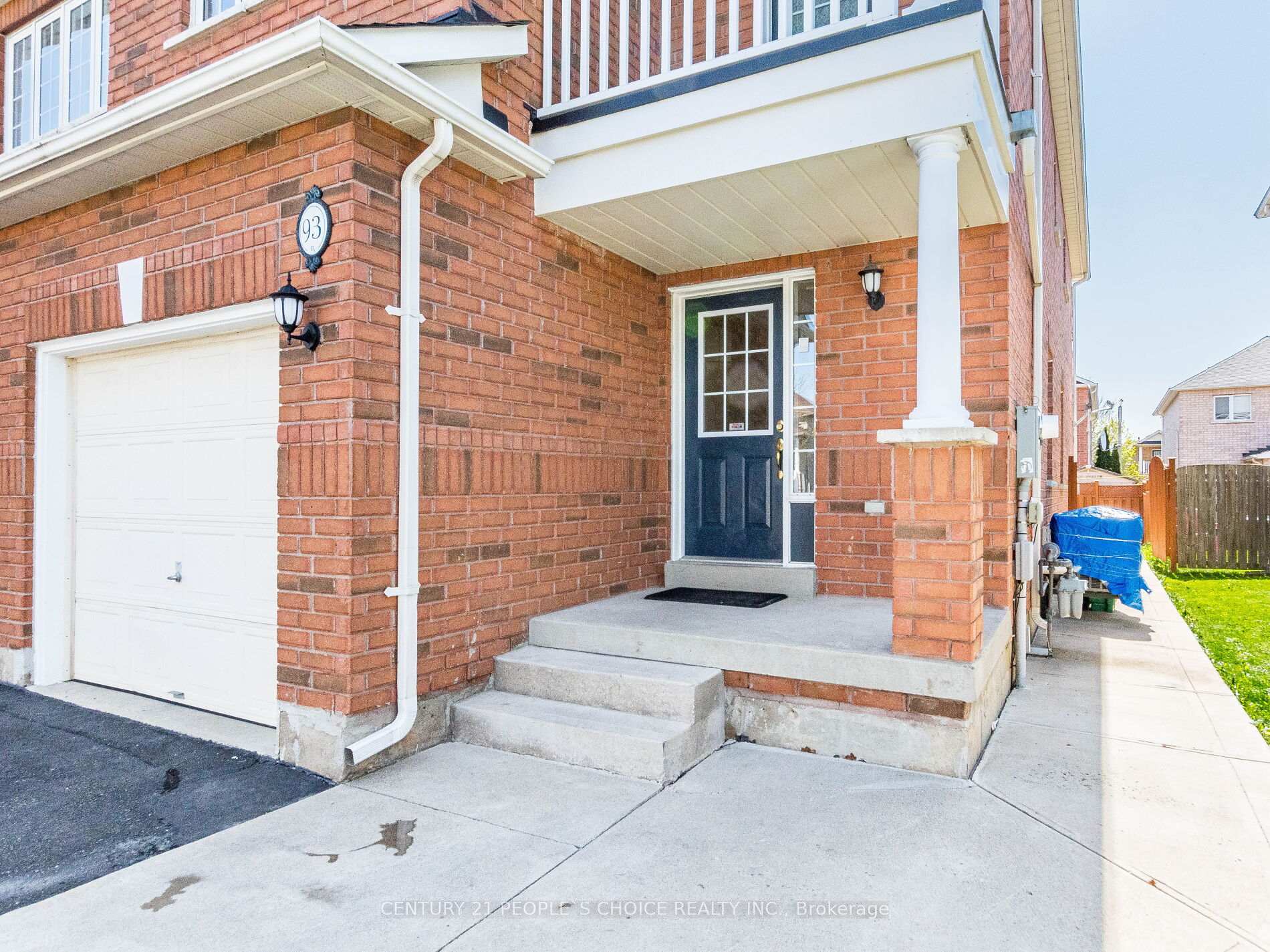 Photo 3 of 93 River Rock Crescent, Brampton, Fletcher's Meadow — HOMEH