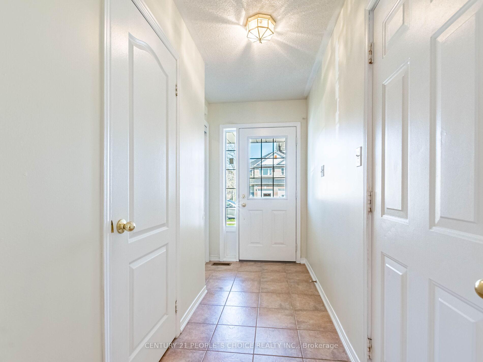 Photo 10 of 93 River Rock Crescent, Brampton, Fletcher's Meadow — HOMEH